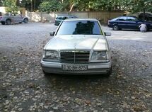 Mercedes E 220
