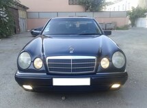 Mercedes E 220
