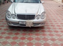Mercedes E 240