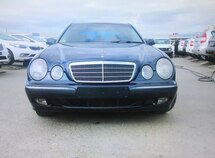 Mercedes E 220