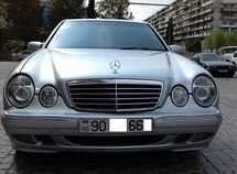 Mercedes E 320