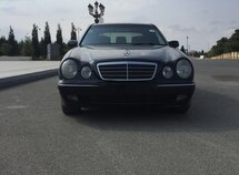 Mercedes E 220