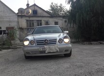 Mercedes E 220