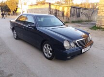 Mercedes E 220