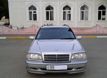 Mercedes C 200