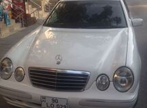 Mercedes E 240