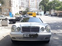 Mercedes E 220