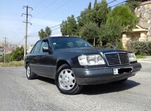 Mercedes E 220