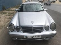 Mercedes E 220