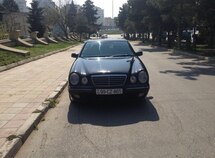 Mercedes E 220
