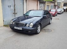 Mercedes E 240
