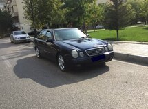 Mercedes E 220