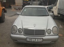 Mercedes E 200