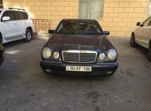 Mercedes E 200