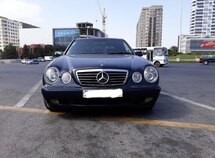 Mercedes E 200