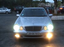 Mercedes E 320
