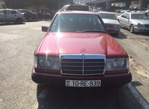 Mercedes E 200