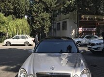 Mercedes E 220