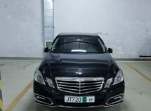 Mercedes E 200