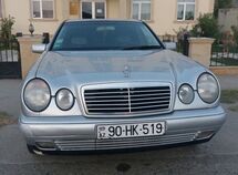 Mercedes E 200