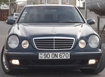 Mercedes E 220