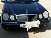 Mercedes E 240