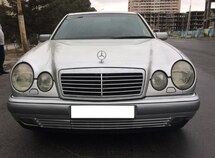 Mercedes E 240
