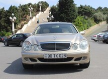 Mercedes E 240