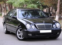 Mercedes E 200