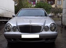 Mercedes E 320