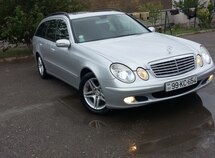 Mercedes E 220