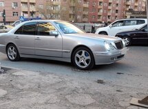 Mercedes E 320
