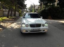 Mercedes E 220