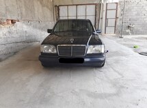 Mercedes E 220