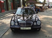 Mercedes E 320