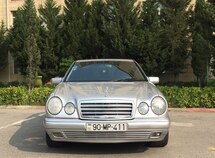 Mercedes E 200