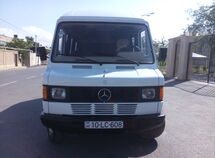 Mercedes 208 D