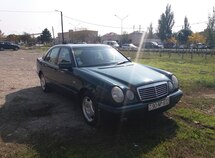 Mercedes E 230