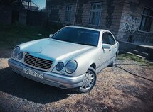 Mercedes E 230
