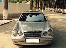 Mercedes E 230