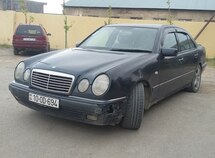 Mercedes E 230