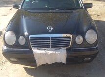 Mercedes E 230