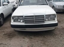 Mercedes E 230