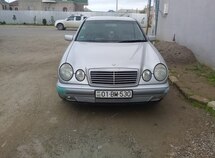 Mercedes E 240