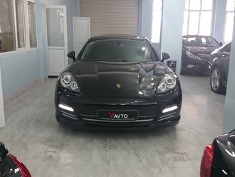 Porsche Panamera 4