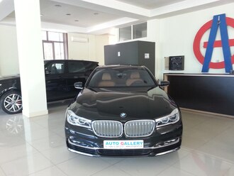 BMW 750