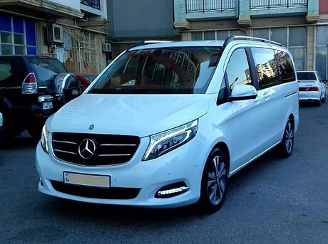 Mercedes V 220