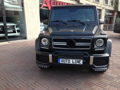 Mercedes G 400