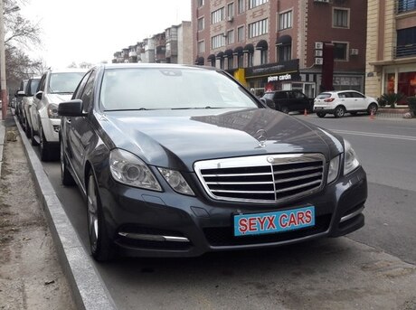 Mercedes E 300