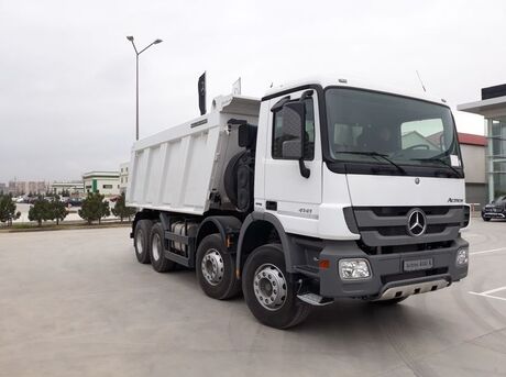 Mercedes Actros 4141